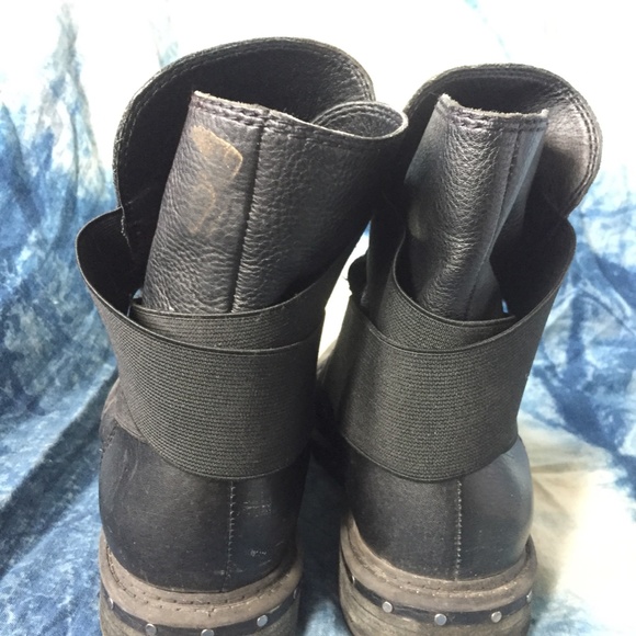 Black leather moto boots - Picture 4 of 7